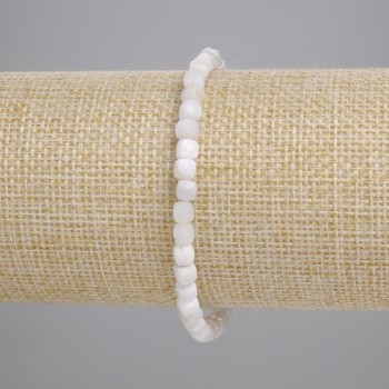 Браслет от адуляр, гранован кубик 4×4 мм, дължина 18 см, еластична лента