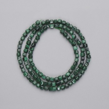 Малахитови мъниста гранен куб, диаметър 3x3 мм, на конец, дължина 39 см