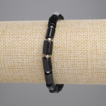 Гривна от черен турмалин гранена, диаметър 8–10×6 мм ±, бисер 3 мм ±, дължина 18 см ± стрейч