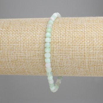 Браслет със смарагд — гранен кубик, диаметър 4х4 мм, дължина 18 см — еластична основа