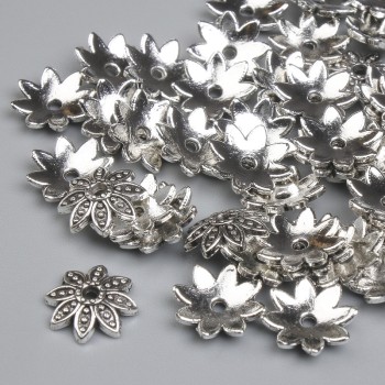 Фурнитура капачка за мънисто, цвят метал сребрист, диаметър 9,5×1 мм ±, отвор 1,7 мм ±, фасовка 40 бр. +