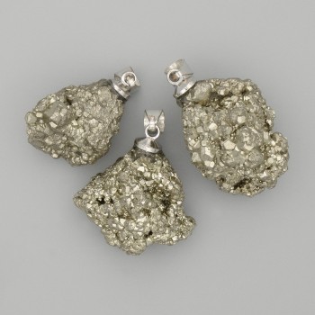 Ожерелие с необработен пирит, диаметър приблизително 25×18 мм, дължина 40 мм+