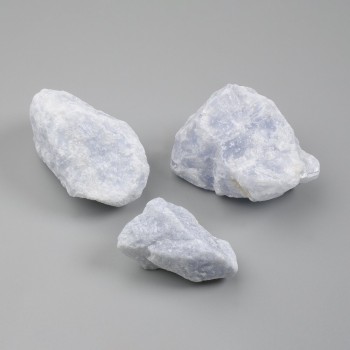 Аквамарин естествен необработен камък, диаметър 52х42х37 мм ± (размери от асортимента) (Цена за 100 г)