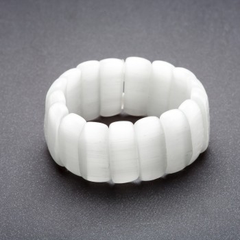 Гривна от котешко око на ластик, перловиден оттенък «ланец» 25×11 мм