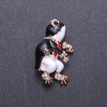 Брошка жаба диригент във фраке — златист метален цвят, 3,5×2 см