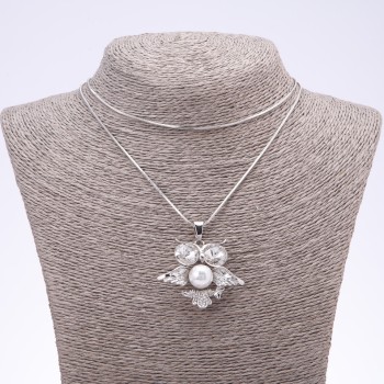 Медальон на синджир със сова с перла, бели очи, дължина 75 см, диаметър 4×3,5 см