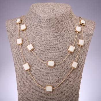 Колие „Каскад“ двуредно с мънисти в квадратна форма, дължина 80 см, жълт метал