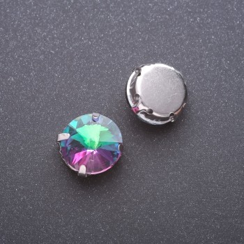 Цена за опаковка / 10 бр. пришивен кристал раволи в цапа кръгъл 13 мм малиново-зелено