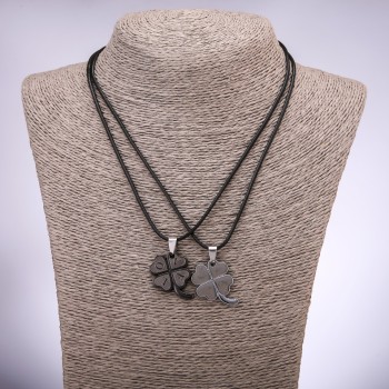 Парни медальони за приятелство „четирилистна детелина“, дължина 42–48 см, диаметър 23×25 мм