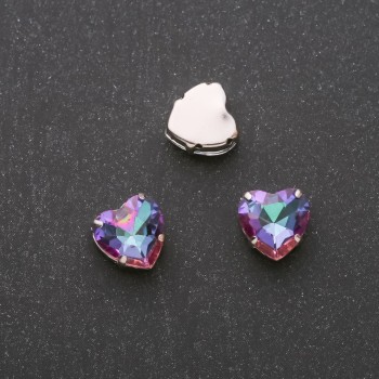 Цена за опаковка /10 бр. Пришивен кристал със сърцевидна форма 12 мм зелено-малинов