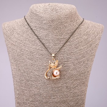 Висулка «Котенче» с черни стрази на дълъг метален синджир «черно злато», диаметър 30х39 мм, дължина 70 см