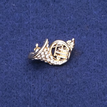 Брошка «валторна» със стрази, златист метал 16×27 мм