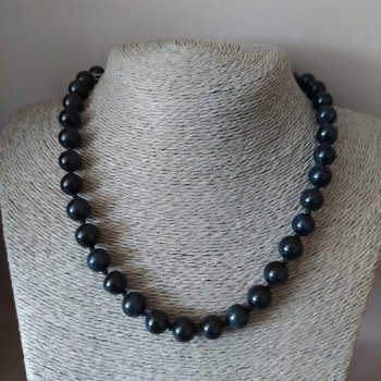 Колие от естествен камък Соколово око – гладко топче, диаметър 10(±) мм, дължина 45 см