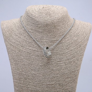 Кулон-кръг 24×8 мм на синджир, дължина 70 см, сребрист метал