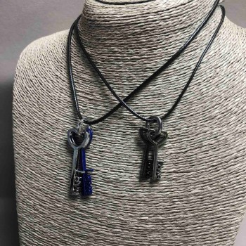 Двойни медальони «Ключове» 40×15 мм + -, дължина 45–50 см