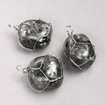 Кулон от лаврита в сребърно преплитане, диаметър 35×20 мм+