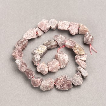 Мъниста на конец от необработен камък ягодов кварц, галтовирани, диаметър 14×12 мм (±), дължина 41 см
