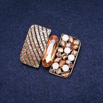 Брошка Акцент Орден на красотата с жълти кристали, златист метал 34×45 мм