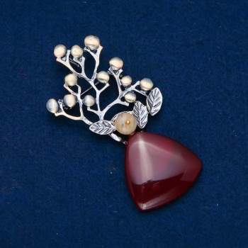 Брошка с карнеол 74×32 мм със мъниста, сребрист метал с позлатено покритие