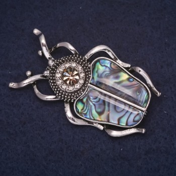 Брошка Скарабея 50×30 мм със стрази, сатинов цвят, галит зелени оттенъци, сребрист метал