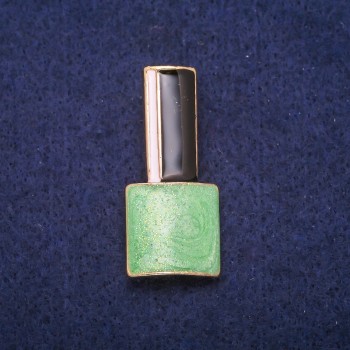 Брошка Лак зелена, черна и бяла емал, златист метал 18×39 мм