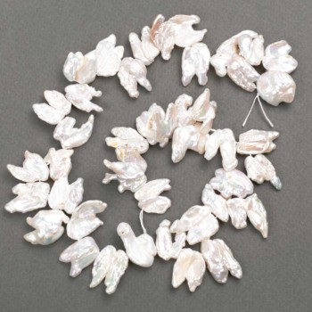 Барокови перли – пеперуда с оттенък «бензин» Ø 14-28×12-15 мм, дължина 40 см ±