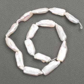 Барокови мъниста с оттенък „бензин“ Ø 26–32×10–11 мм, дължина 39 см+