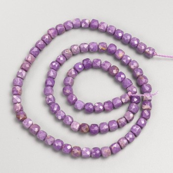 Мънисти от естествен камък фосфосидерит гранени кубчета на конец, диаметър 4–5 мм, дължина 38 см