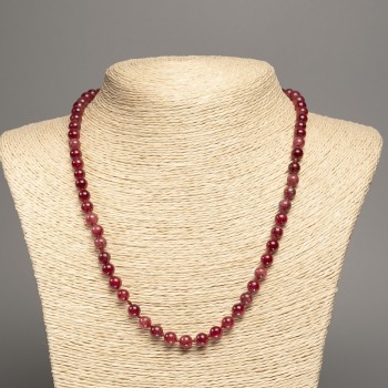 Намисто „Сардолит“ гладка мъниста, диаметър около 6 мм, дължина около 50 см, от камък бял нефрит (изкуствено оцветен)