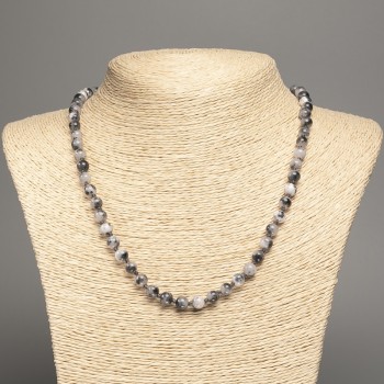 Намисто «Цветове на лятото» бяло-сиво гладка бусина, диаметр 6 мм, дължина 50 см, от синтетично боядисан нефрит