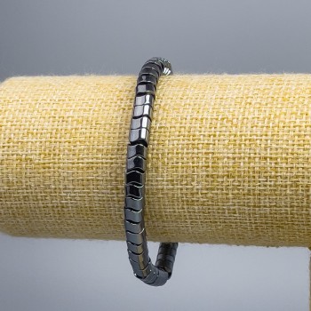 Гривна с гематит в зигзагообразна форма, диаметър 4×6 мм, дължина 18 см (еластична)