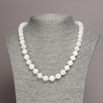 Намисто от адуляр – гладко топче, диаметър около 10 мм, дължина около 45 см