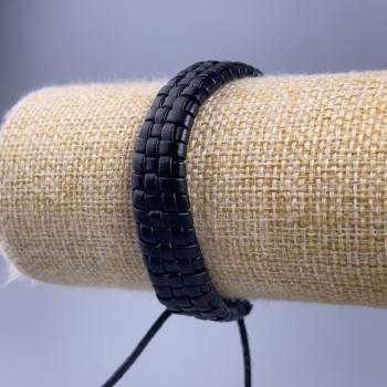 Гривна, дължина 18–25 см, дебелина 12 мм, екокожа, черен цвят, с регулируема закопчалка