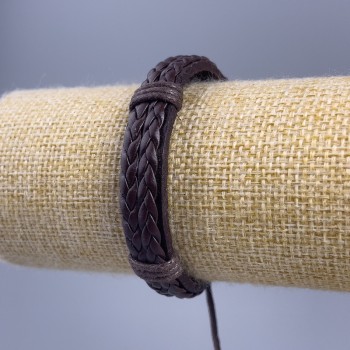 Гривна, дължина 18–25 см, дебелина 12 мм, еко кожа, кафяв цвят, с закопчалка