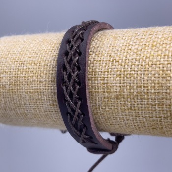 Гривна, дължина 18-25 см, дебелина 14 мм, еко кожа, кафяв цвят, с регулируема закопчалка