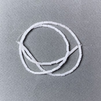 Мъниста от горски кристал, естествен камък, огранка, диаметър около 2×4 мм ±, дължина около 38 см ±, на конец