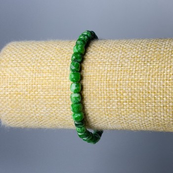 Браслет с хризопраз, естествен камък, грановани кубчета, диаметър около 5,5 мм, дължина 18 см (еластична основа)