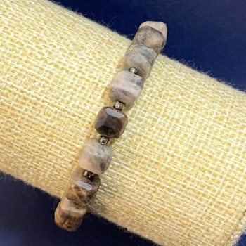 Гривна със слънчев камък, естествен камък, гранени кубчета, диаметър 8 мм ±, дължина 18 см (еластична) с бисер