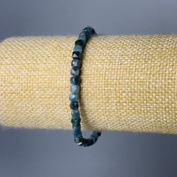Гривна от индиголит с грановани кубчета, диаметър 4 мм, дължина 18 см (еластична)