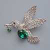 Брошка-кулон Птичка Колибри със зелен кристал, стрази хамелеон, сребрист метал 52×47 мм