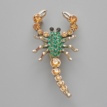 Брошка-медальон Скорпион със зелени и жълти стрази, златист метал 28×54 мм