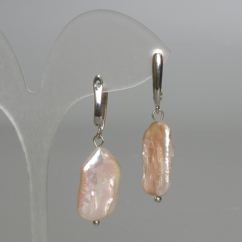 Обеци барокови перли с бензинов оттенък, диаметър 14×22 мм, дължина 42 мм, английска закопчалка