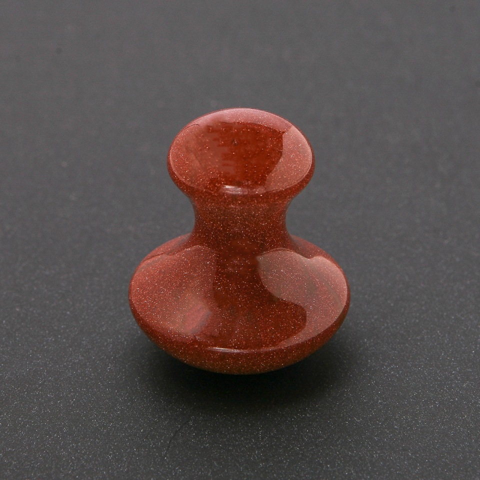 Масажор от камък авантюрин (синтетичен) «Златен пясък» 35×40 мм