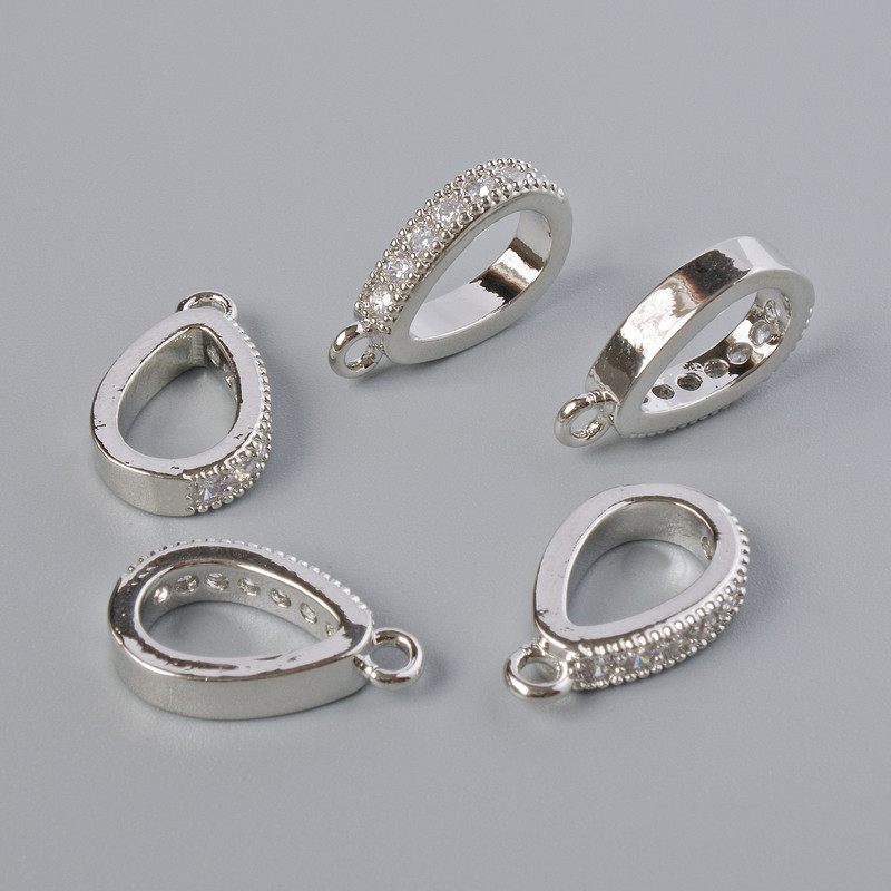 Основа за висулка с бели стрази, сребрист цвят на метал, диаметър 15х3 мм ± 1 бр