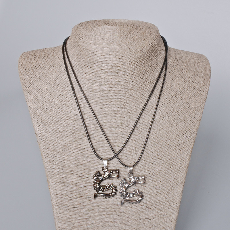 Двойни висулки «Дракон» с черен емайл и сребрист метал 33×26 мм, дължина 45–50 см