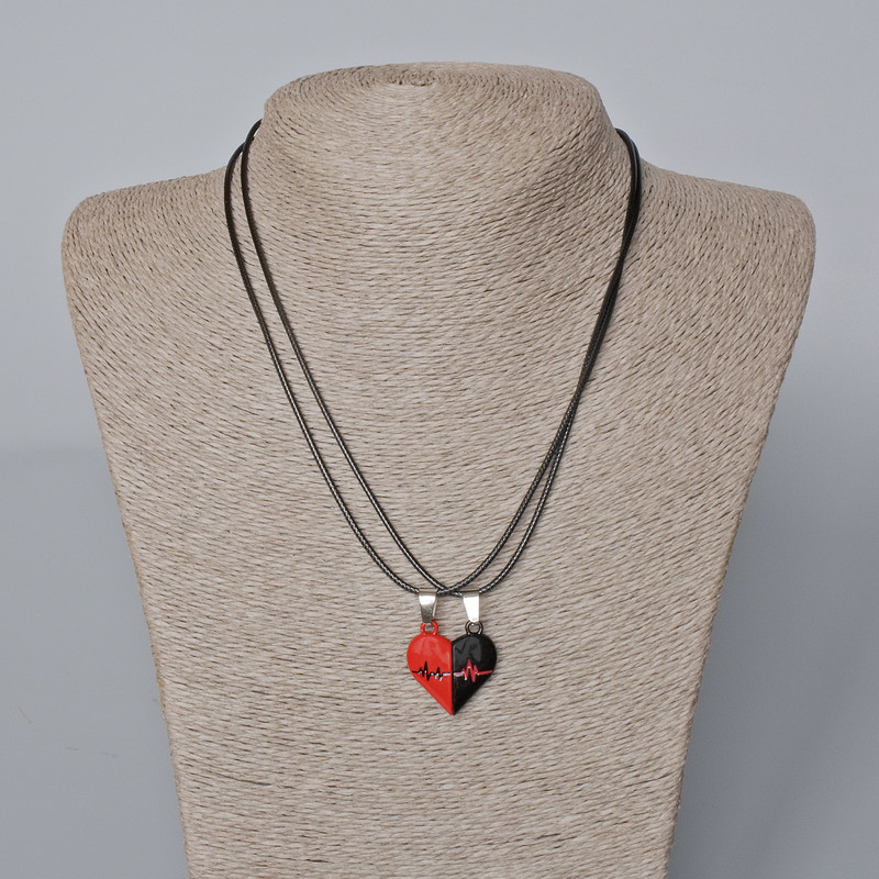 Двойни медальони «Сърце» на магнит, червена и черна емал 24х22 мм + -, дължина 45-50 см+