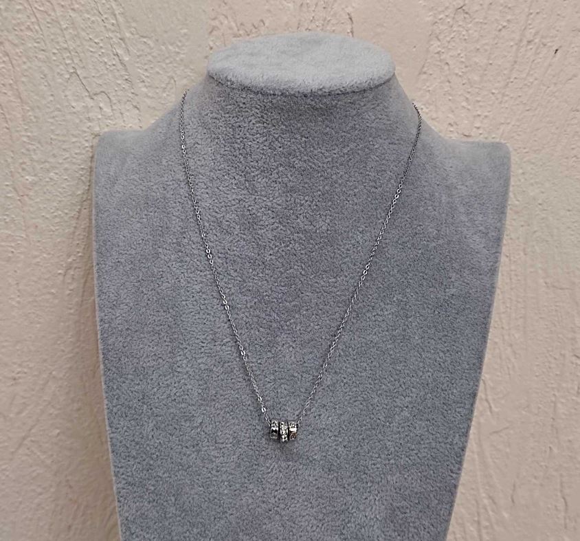 Изискана висулка с три пръстена, диаметър 7 мм, дължина 41–45 см, дебелина 1,35 мм, сребрист метал