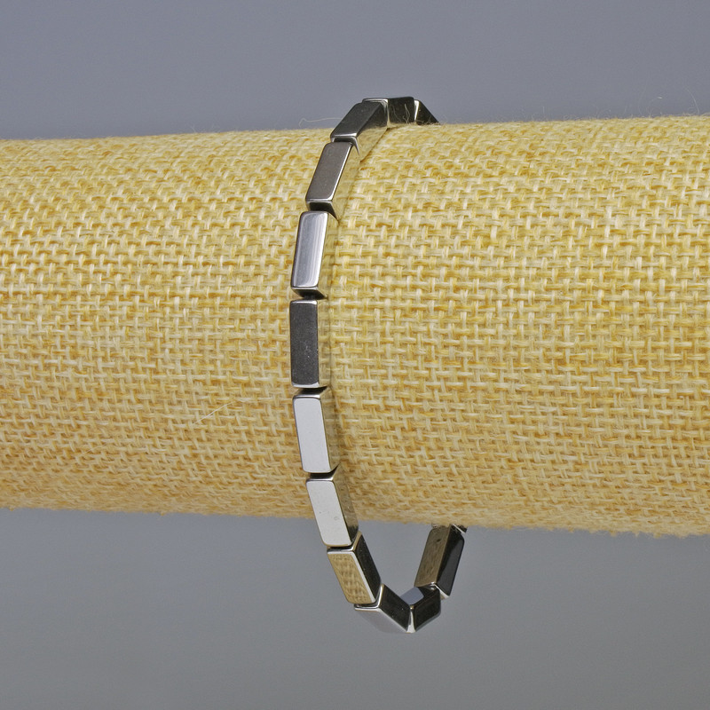 Гривна хематит правоъгълник, цвят сребрист, диаметър 10×4 мм ±, дължина 18 см ±, еластична лента