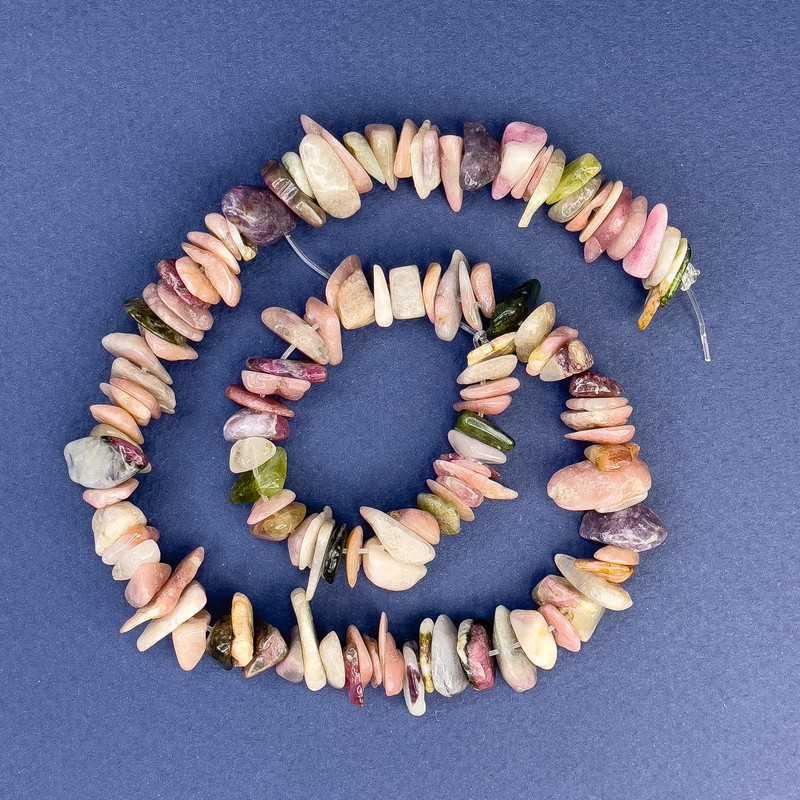 Чипсови турмалинови мъниста на конец, естествен камък, диаметър 10-14×3 мм +