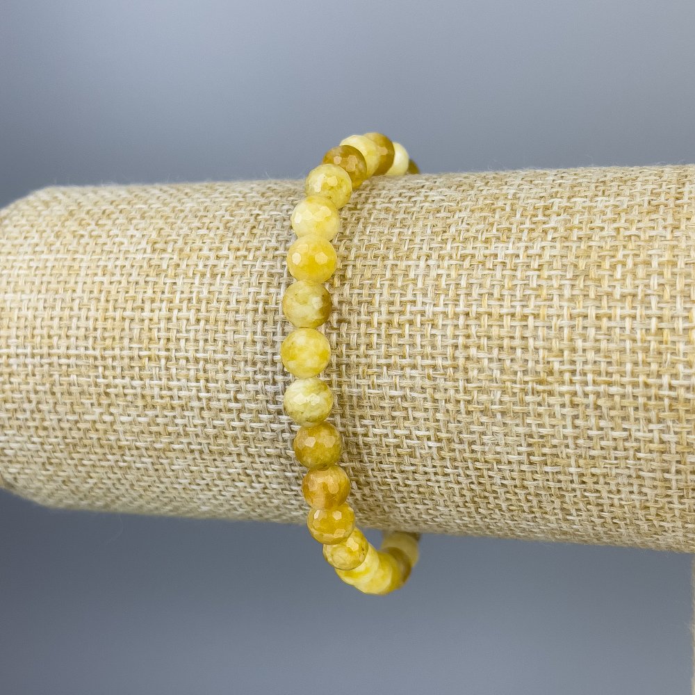 Гривна от жадеит грановани топчета 6 мм, дължина 18 см, еластична